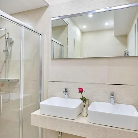 Location 3 * سبليت